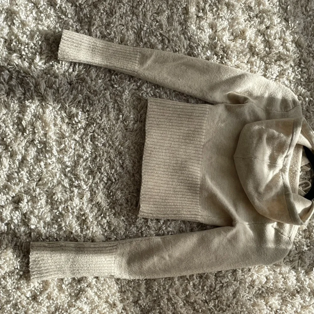 Knitted Set - Picture 3 of 5